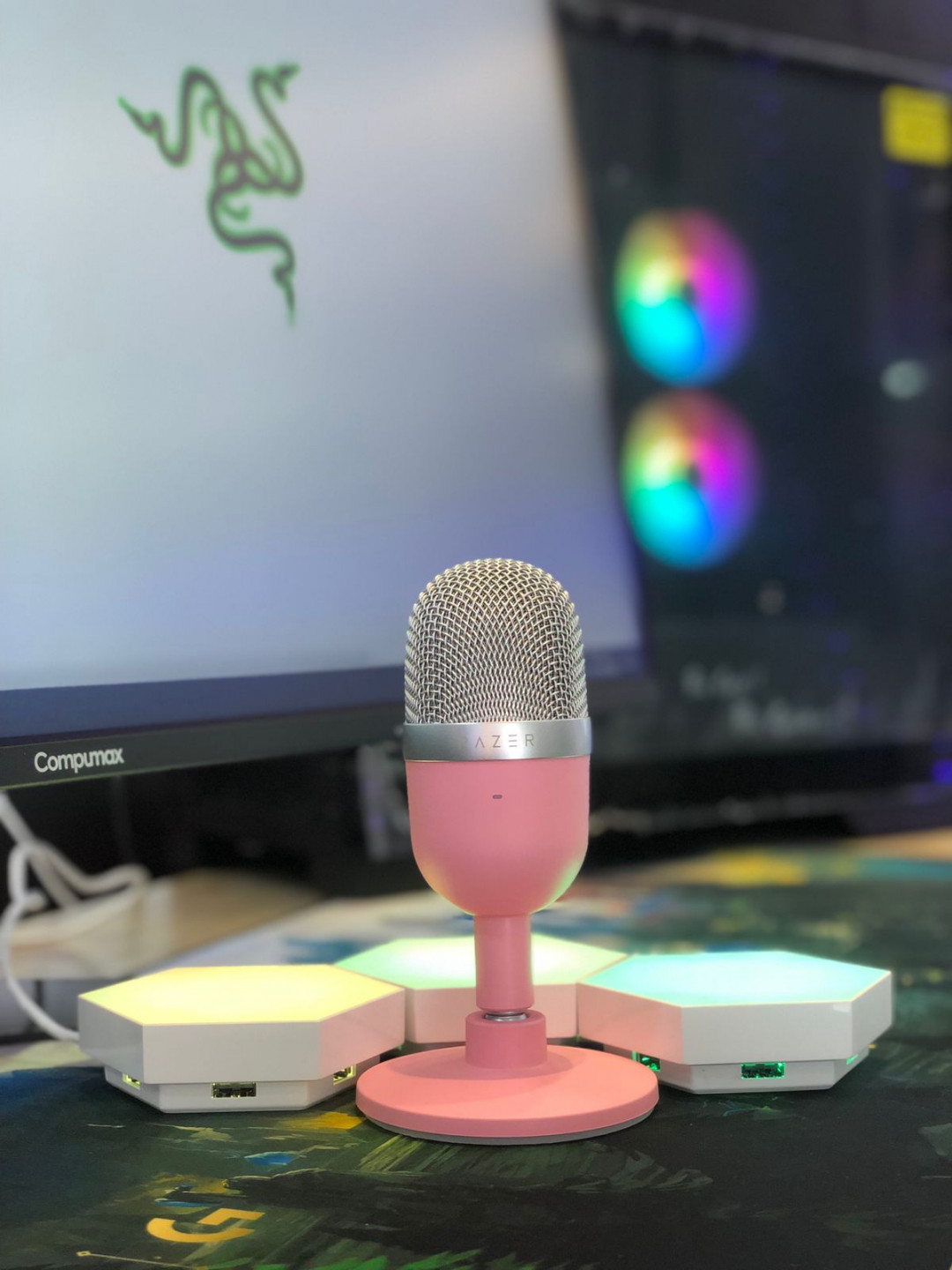 Micrófono RAZER SEIREN mini ultra compact condenser rosado - Viva Digital