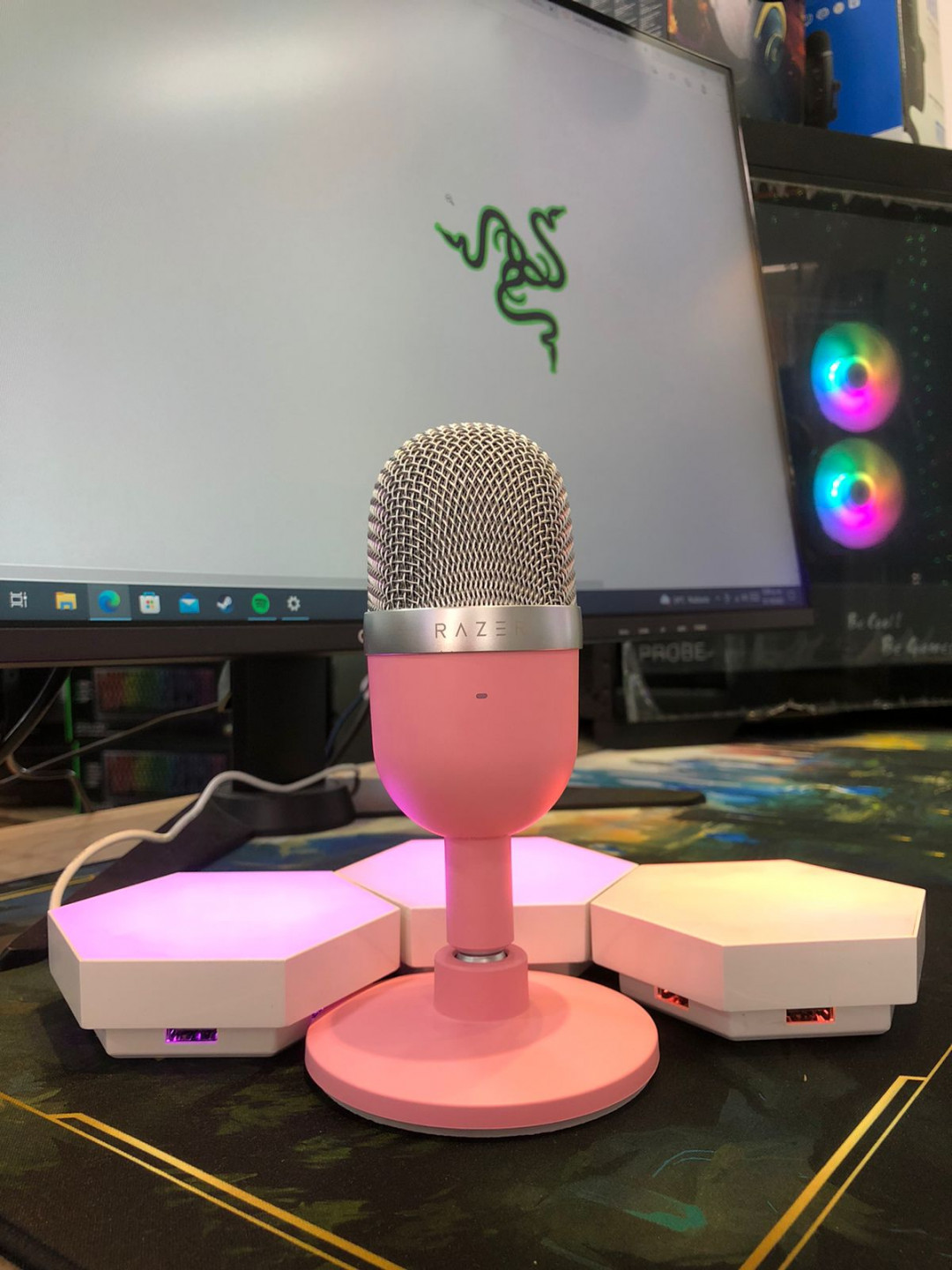 Micrófono RAZER SEIREN mini ultra compact condenser rosado